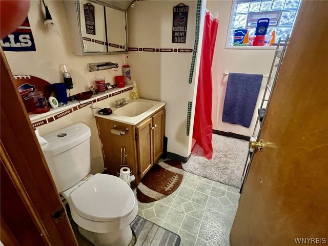 915 Ferry Avenue, Niagara Falls, NY 14301