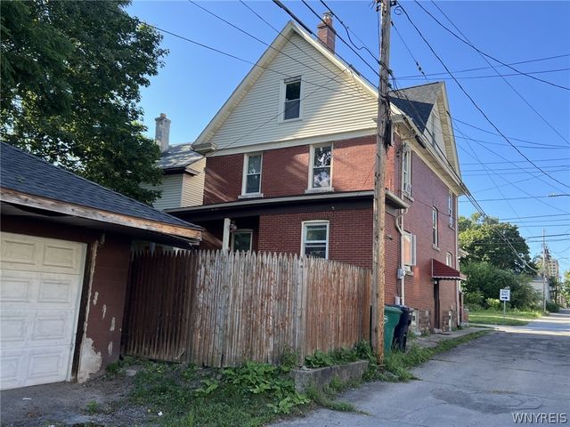 915 Ferry Avenue, Niagara Falls, NY 14301