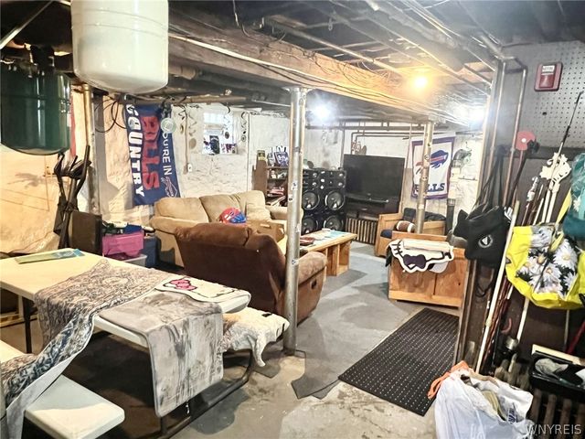 915 Ferry Avenue, Niagara Falls, NY 14301