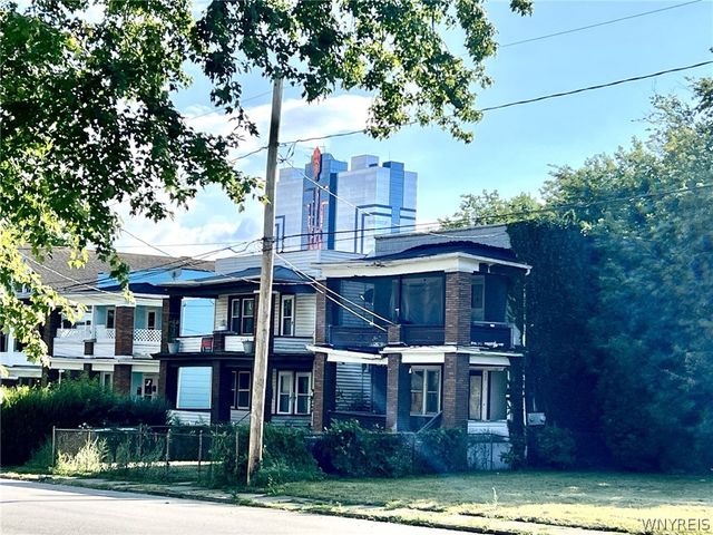 915 Ferry Avenue, Niagara Falls, NY 14301