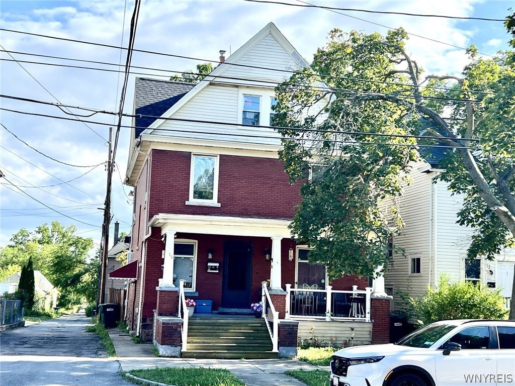 915 Ferry Avenue, Niagara Falls, NY 14301