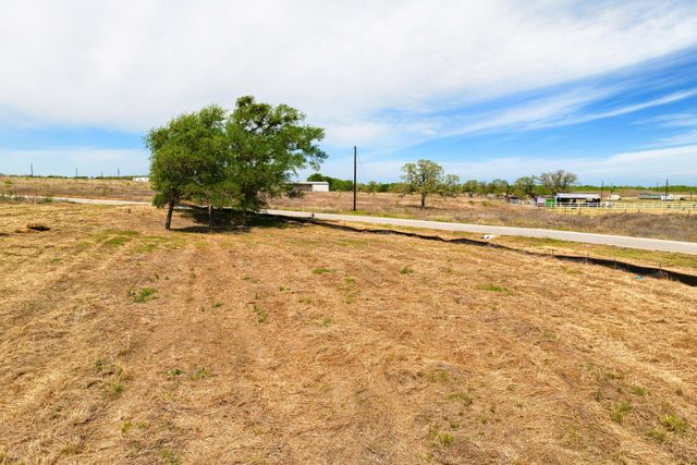 415 Beckham DR, Dale, TX 78616