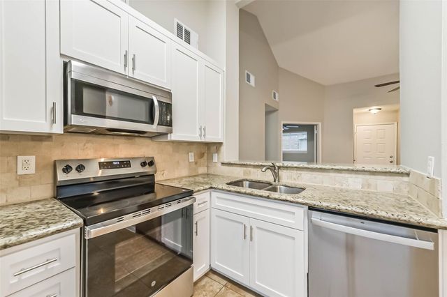 18515 Meadows Way Drive, Houston, TX 77084