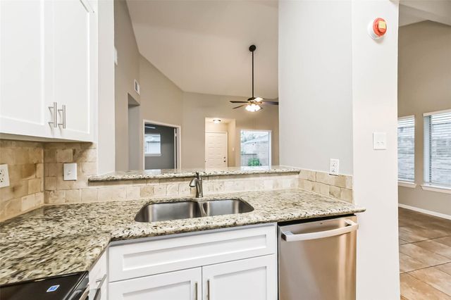 18515 Meadows Way Drive, Houston, TX 77084