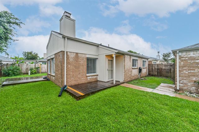 18515 Meadows Way Drive, Houston, TX 77084