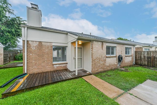 18515 Meadows Way Drive, Houston, TX 77084