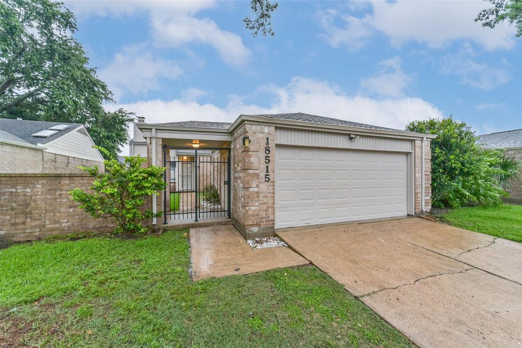18515 Meadows Way Drive, Houston, TX 77084