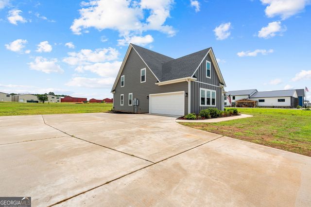 404 Whipple Avenue, Williamson, GA 30292