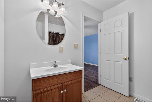 3212 PENNWOOD RD, Harrisburg, PA 17110