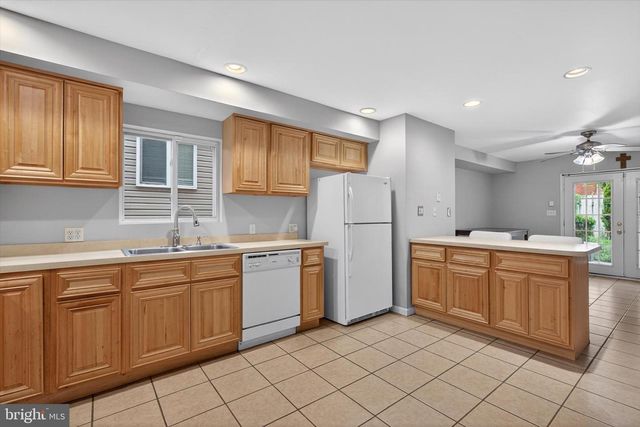 3212 PENNWOOD RD, Harrisburg, PA 17110