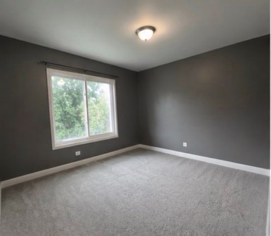 9 E Country Walk Drive, Round Lake Beach, IL 60073