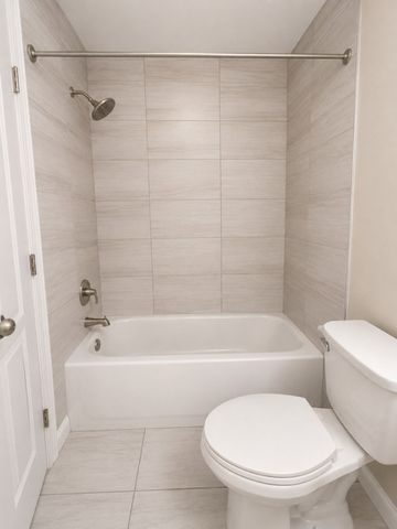 9 E Country Walk Drive, Round Lake Beach, IL 60073