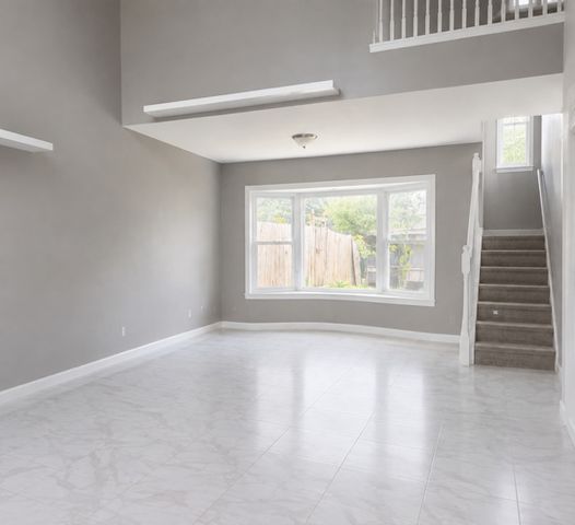 9 E Country Walk Drive, Round Lake Beach, IL 60073