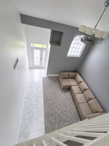 9 E Country Walk Drive, Round Lake Beach, IL 60073