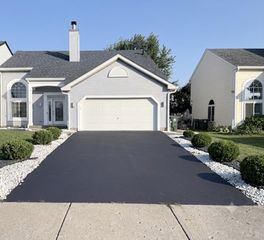9 E Country Walk Drive, Round Lake Beach, IL 60073
