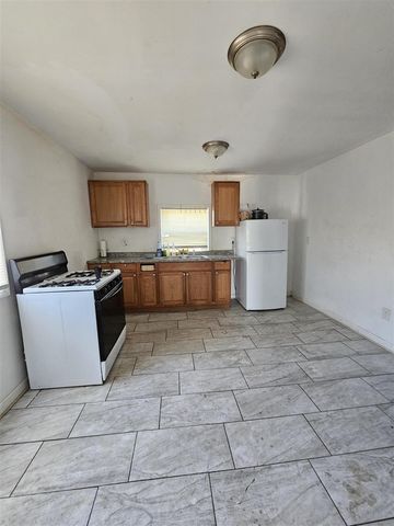 17892 Runyon Street, Detroit, MI 48234