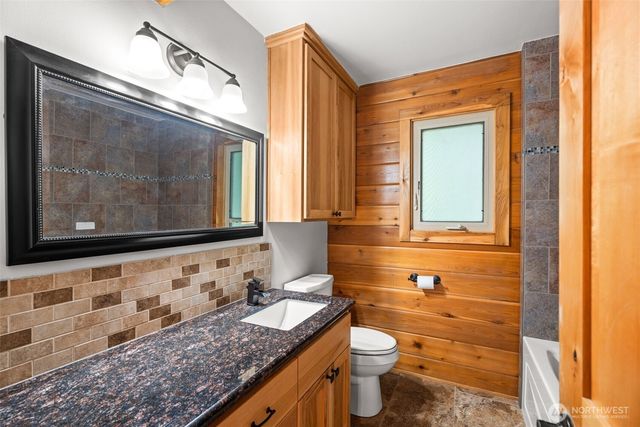 6577 NW Northridge Lane, Bremerton, WA 98312