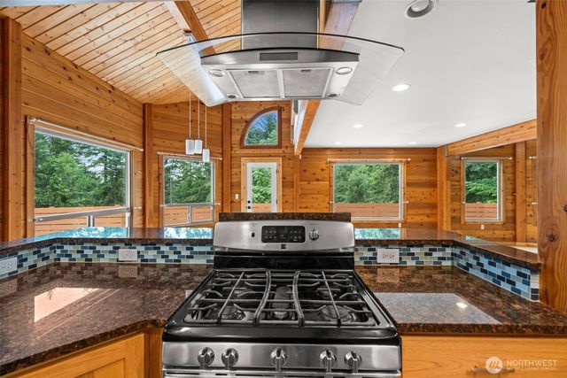 6577 NW Northridge Lane, Bremerton, WA 98312