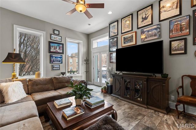 1901 Hickory Street, St Louis, MO 63104