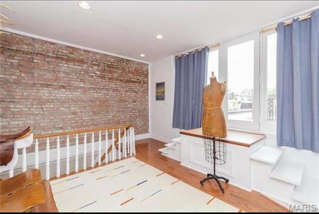 1901 Hickory Street, St Louis, MO 63104