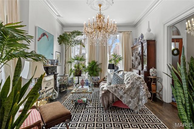 1901 Hickory Street, St Louis, MO 63104