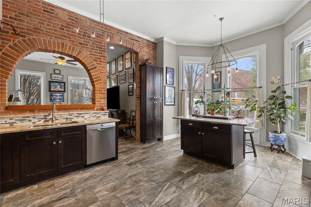 1901 Hickory Street, St Louis, MO 63104