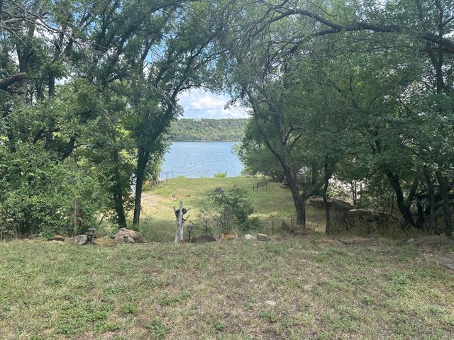 114 Lake Shore Drive, Gordon, TX 76453