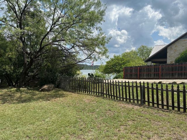 114 Lake Shore Drive, Gordon, TX 76453