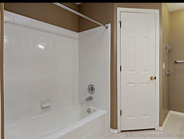 3801 W Hartford Avenue, Broken Arrow, OK 74012