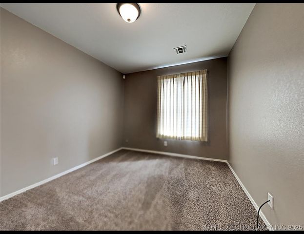 3801 W Hartford Avenue, Broken Arrow, OK 74012