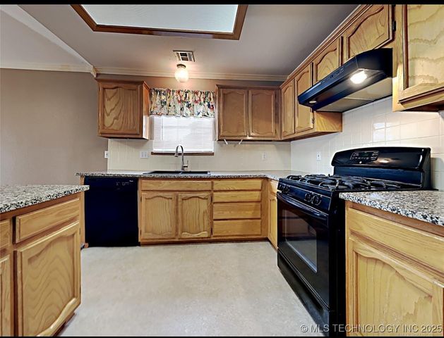 3801 W Hartford Avenue, Broken Arrow, OK 74012