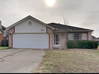 3801 W Hartford Avenue, Broken Arrow, OK 74012
