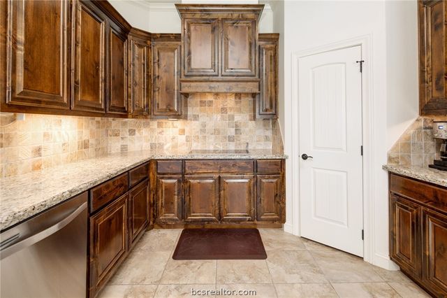 2124 Chestnut Oak Circle, College Station, TX 77845