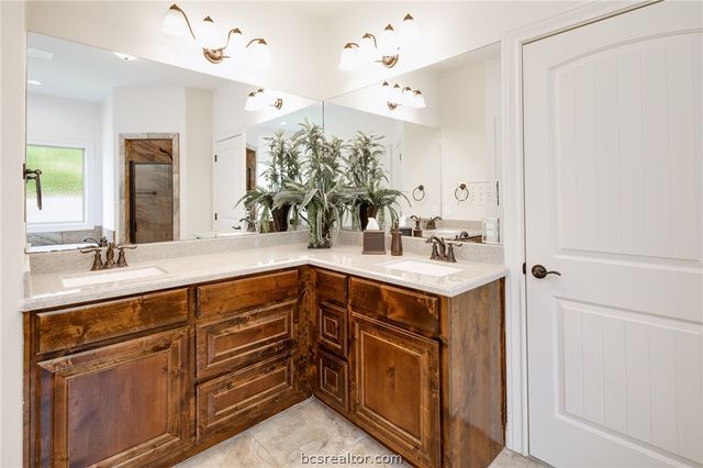 2124 Chestnut Oak Circle, College Station, TX 77845