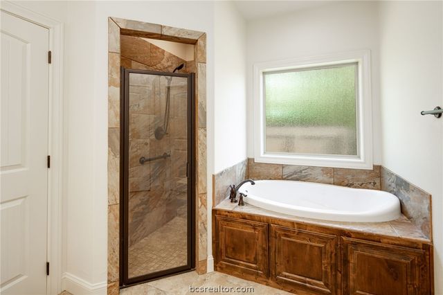 2124 Chestnut Oak Circle, College Station, TX 77845