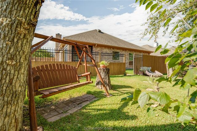 2124 Chestnut Oak Circle, College Station, TX 77845