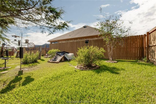 2124 Chestnut Oak Circle, College Station, TX 77845