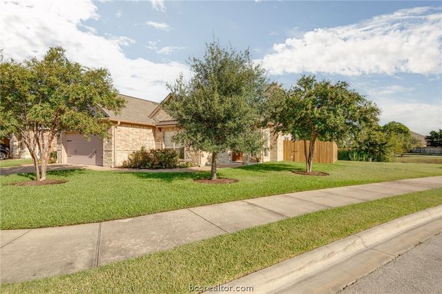 2124 Chestnut Oak Circle, College Station, TX 77845