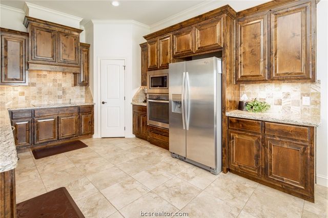 2124 Chestnut Oak Circle, College Station, TX 77845