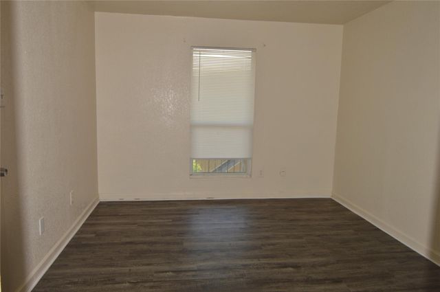 8100 Creekbend Drive 174, Houston, TX 77071