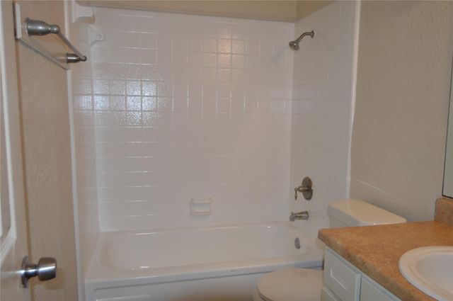 8100 Creekbend Drive 174, Houston, TX 77071