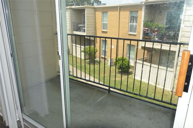 8100 Creekbend Drive 174, Houston, TX 77071