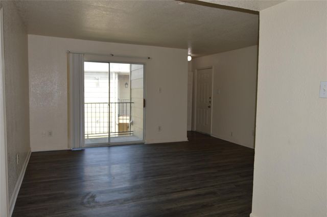 8100 Creekbend Drive 174, Houston, TX 77071