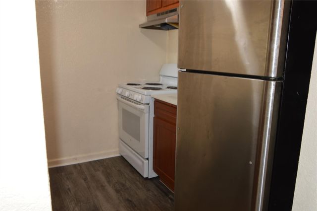 8100 Creekbend Drive 174, Houston, TX 77071