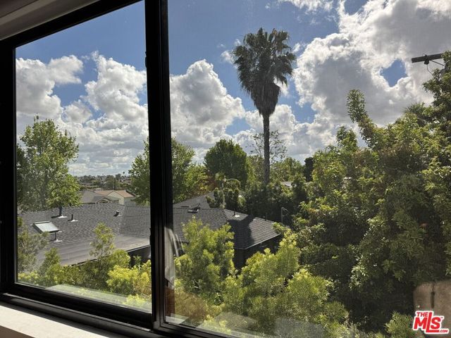 7443 Midfield Ave Avenue, Los Angeles, CA 90045