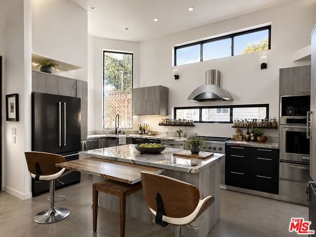 7443 Midfield Ave Avenue, Los Angeles, CA 90045