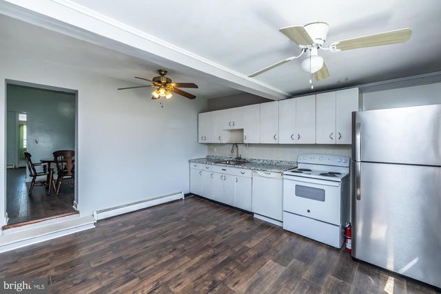 419 CENTER, Stowe, PA 19464
