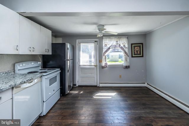 419 CENTER, Stowe, PA 19464