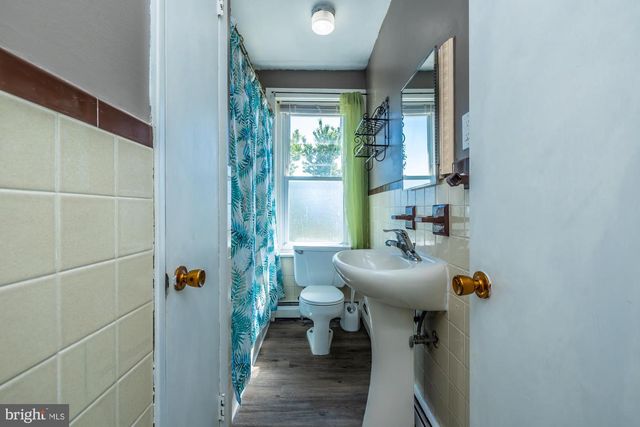 419 CENTER, Stowe, PA 19464