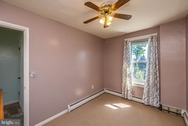 419 CENTER, Stowe, PA 19464